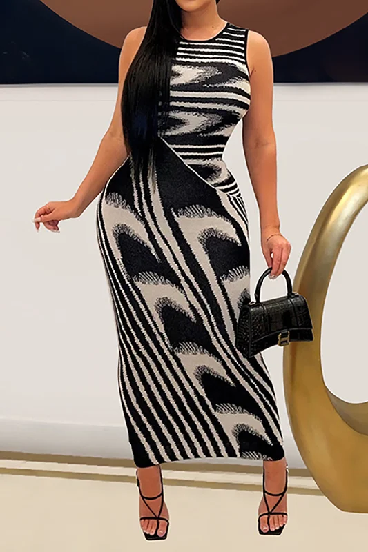 Abstract Print Sleeveless Round-Neck Midi Dress